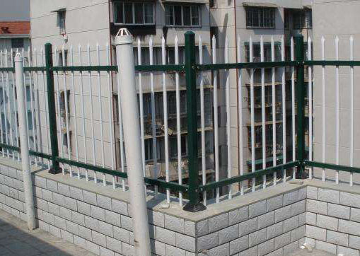圍墻鋅鋼護欄性能