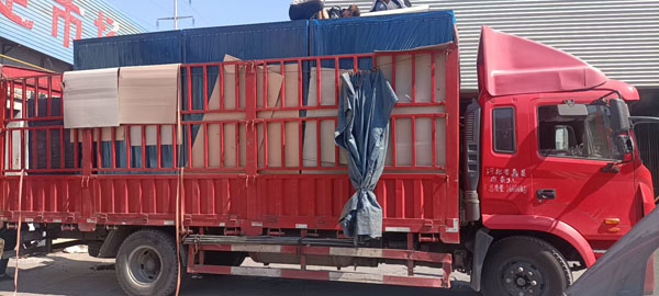 6.8米電動(dòng)百葉窗裝車(chē)