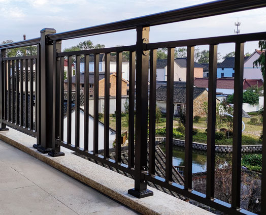 陽(yáng)臺鋅鋼護欄生產(chǎn)