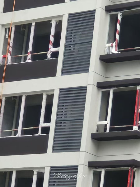 小區裝飾鋅鋼百葉窗安裝